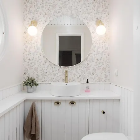 Omakotitalo Jyvaeskylaen Keskustassa *