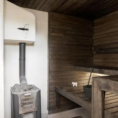 Omakotitalo Jyvaeskylaen Keskustassa *